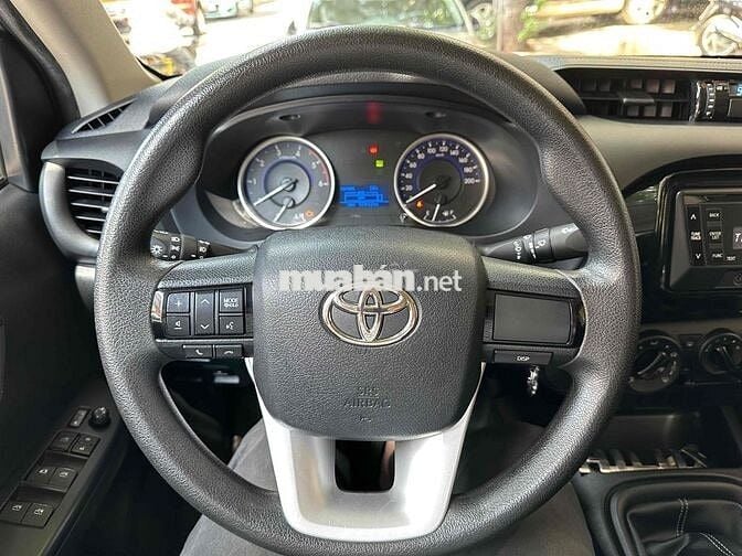 TOYOTA HILUX E 2.4L 4x2 MT NHẬP THÁI