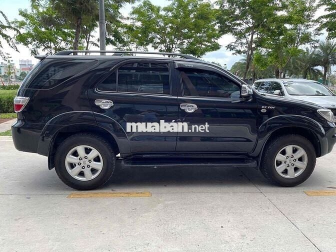 Toyota Fortuner 2010