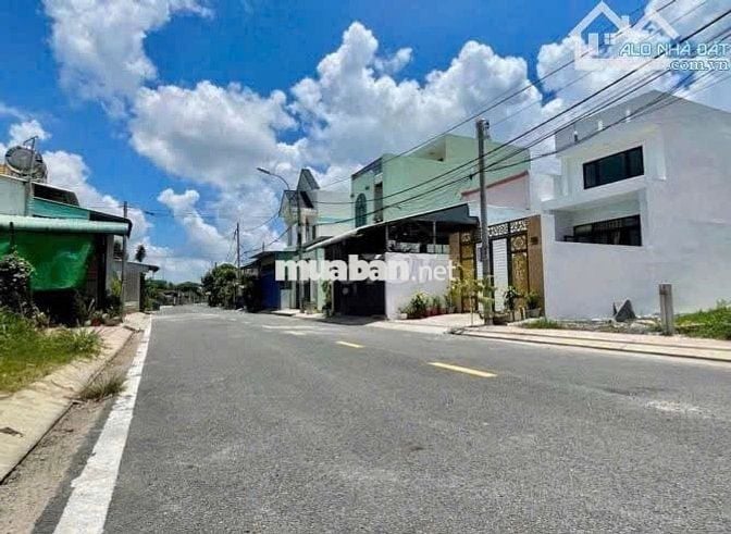 Bán đất xoay vốn k.doanh gần chợ Hưng Long An phú tây,B.Chanh 100m