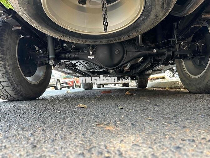 TOYOTA HILUX E 2.4L 4x2 MT NHẬP THÁI