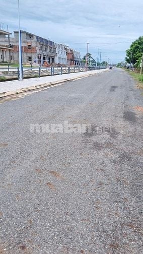 7m mặt tiền đường bê tông. full thổ cư. Ngay KCN. 700tr TL 