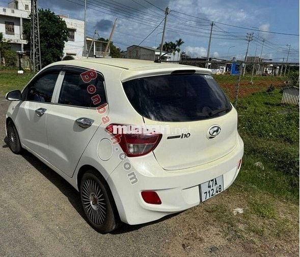 Xe Hyundai i10 2015 chính chủ đang sử dụng
