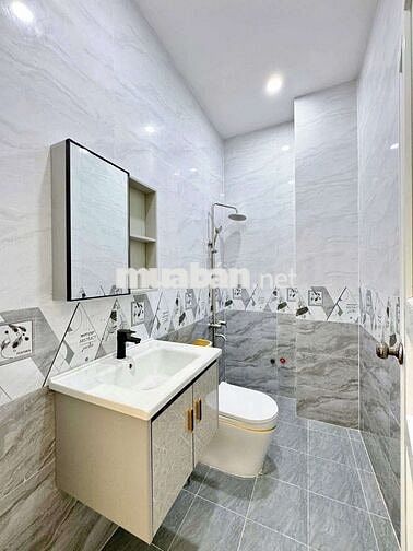 Nhà Đẹp 3 Lầu Mặt Tiền Nguyễn Văn Trỗi Trung Tâm Tp Cần Thơ