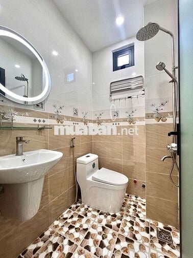 Nhà Mới Đẹp Hẻm 311 Nguyễn Văn Cừ