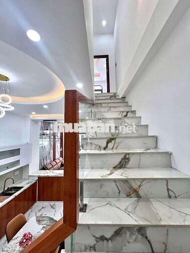 Nhà Mới Đẹp Hẻm 311 Nguyễn Văn Cừ