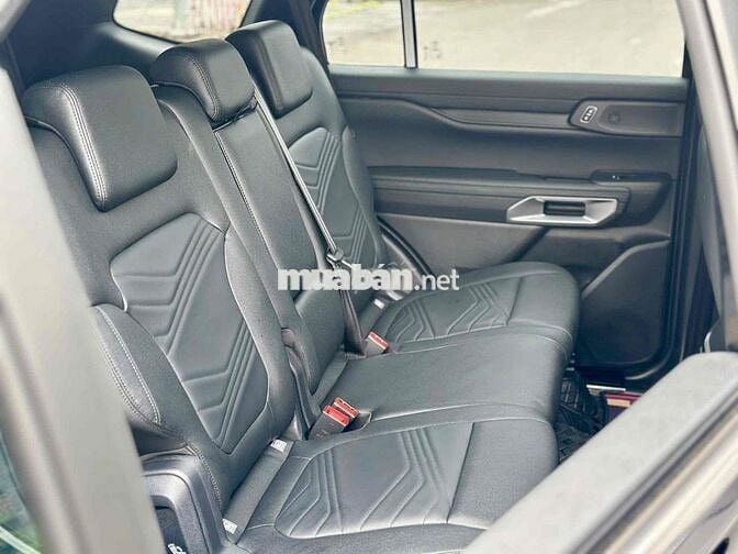 Ford Everest 2024 Titanium 2.0L 4x2 AT - 24000 km