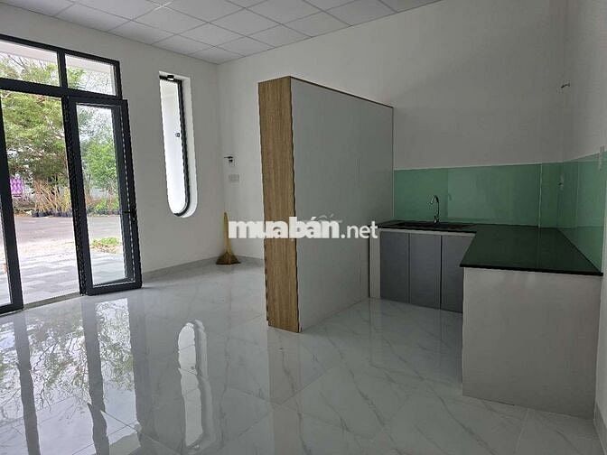Chỉ 1,6 tỷ sở hữu Nhà mới xây dựng 2PN đường nhựa Kdc Tân Hòa
