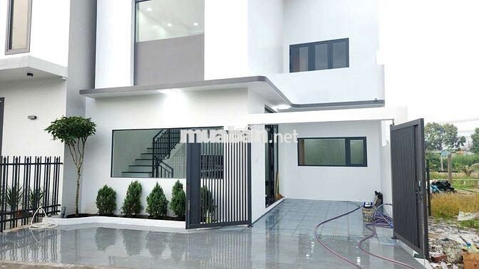 Chỉ 1,9 tỷ nhà mới xây dựng 1 trệt 1 lầu 2 PN phong cách hiện đại