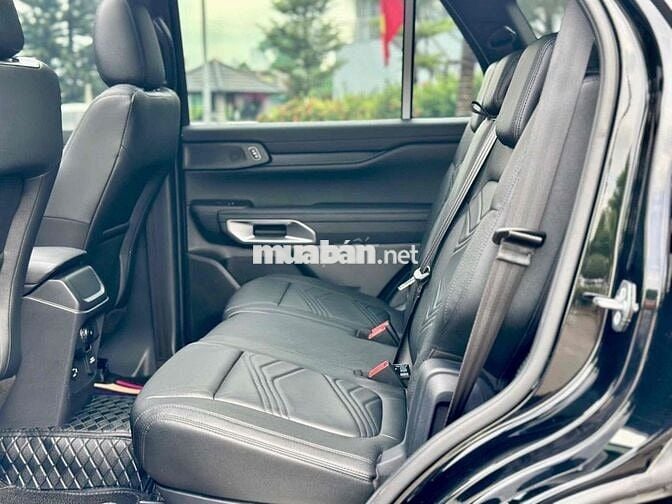 Ford Everest 2024 Titanium 2.0L 4x2 AT - 24000 km