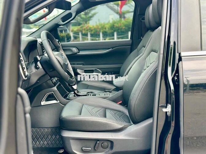 Ford Everest 2024 Titanium 2.0L 4x2 AT - 24000 km