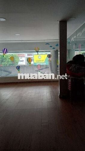 Cho thuê Tầng 1 + mặt bằng sân.