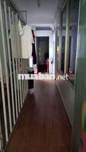 Cho thuê Tầng 1 + mặt bằng sân.