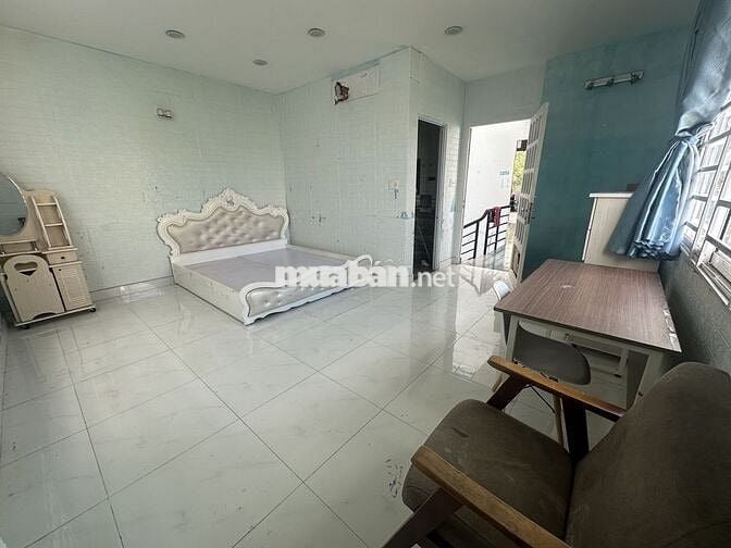 Nhà Phố Cho Thuê Ở 4-5 người , hoặc làm văn phòng  cty …