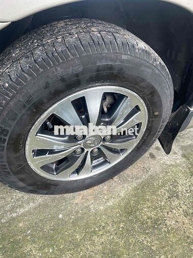 Toyota Innova 2017 2.0E - 110000 km