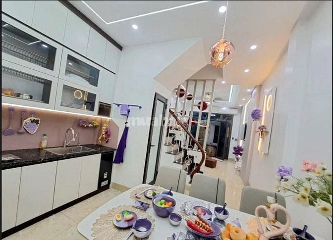 BÁN NHÀ ĐẸP PHỐ HỒNG MAI 4 TẦNG 5 NGỦ  – FULL NỘI THẤT 