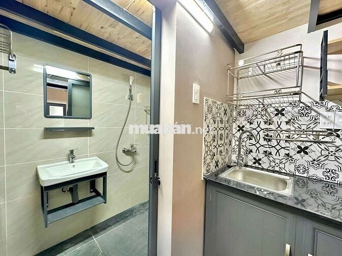 Toà nhà xây mới 100% gần ĐH Nhân Văn, ĐH UEF - viện ISB - Thang máy