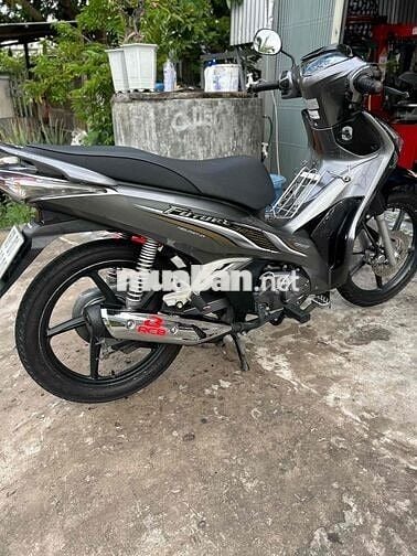 bán future Fi 2017 máy êm áo chân sạch đẹp