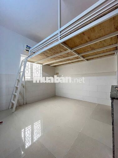 PHÒNG TRỌ SIÊU BỰ - GÁC CAO 2M - MÁY LẠNH - CỬA SỔ LỚN - MÁT