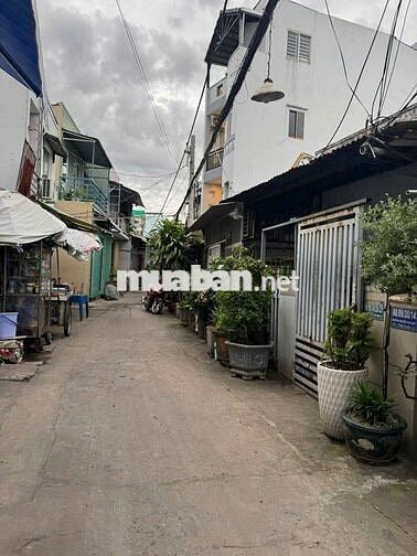 Nhà sân trước 2m Huỳnh Tấn Phát Quận 7