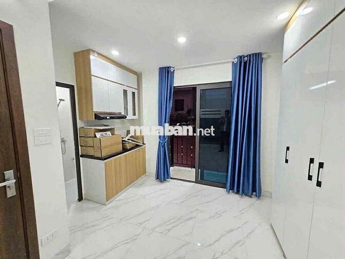 Cho thuê phòng 1K1N, ban công, 40m, nhận xe điện, 7tr tại Trường Chinh