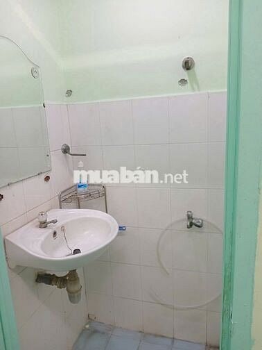 CHO THUÊ CĂN HỘ CC BÀU CÁT 2 THANG BỘ 2PN NHÀ  SẠCH SẼ LẦU THẤP 8TR