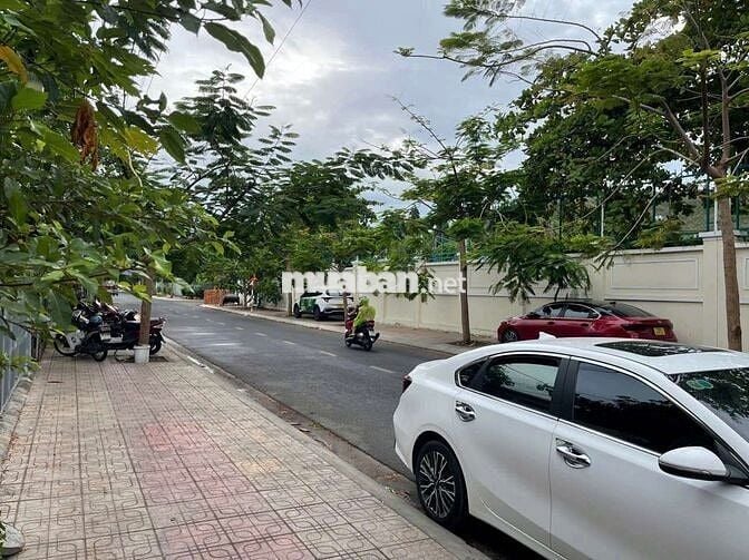 ĐẤT 28X23 CÓ NHÀ 100M2. TÂN QUÝ TÂY. HUYỆN BÌNH CHÁNH