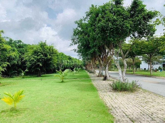 Bán nhanh lô đất diện tích 95m2 KDC Nhơn Đức giá 4,3 tỷ thương lượng