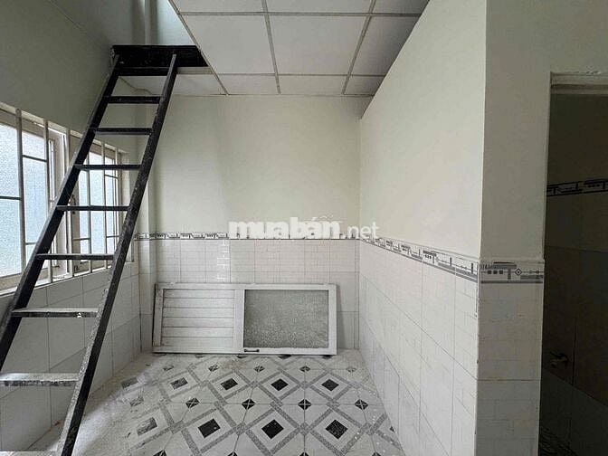 Phòng Trọ Giá Rẻ Cửa Sổ Trời, Gác Cao Đứng Được Gần Công Viên Phần Mềm
