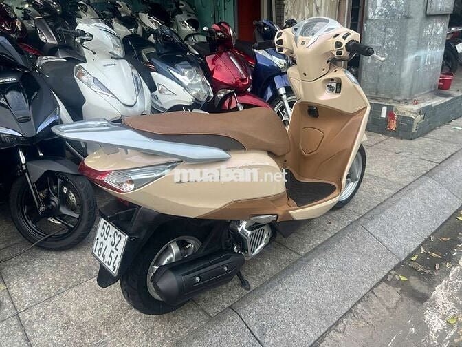 Honda lead Fi 2016 mới 90% biển số thành phố