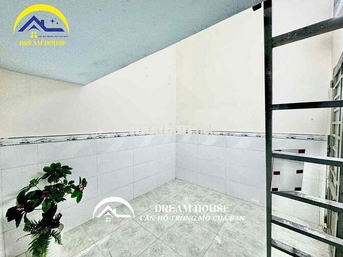 Cách Dh Công Thương 1km5 - Sẵn Máy Lạnh Gác Cao m7 - Rộng 26m2