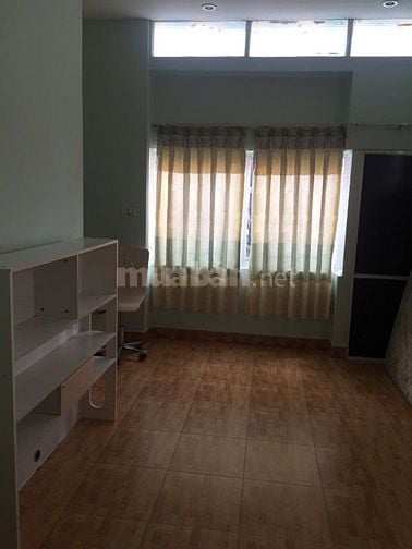Chính chủ cho thuê nhà 186/10 Trần Quang Khải, Quận 1, trệt, 3 lầu