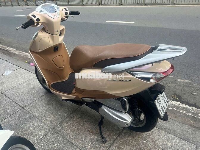Honda lead Fi 2016 mới 90% biển số thành phố