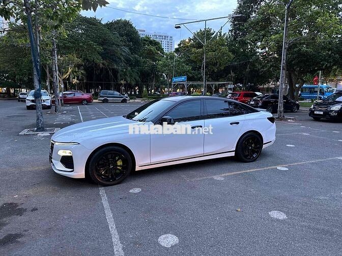 VinFast Lux A2.0 2019 2.0 AT - 111000 km