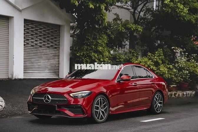 Mercedes Benz C Class 2022 C300 AMG - Bank 90%