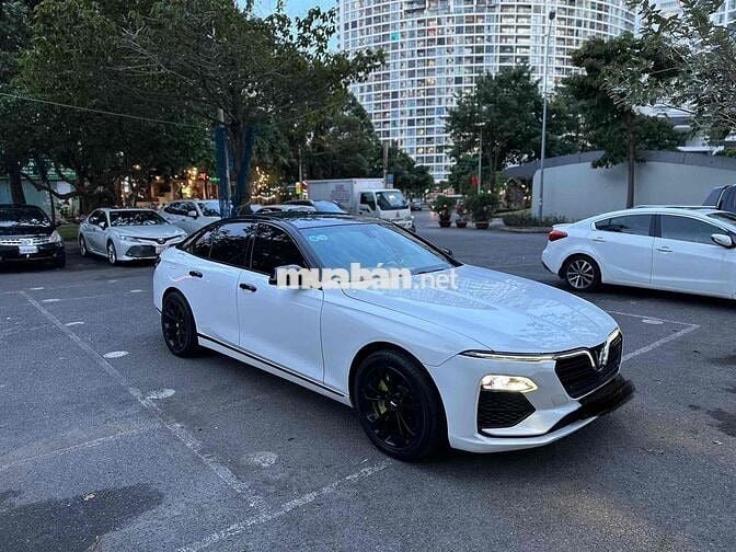 VinFast Lux A2.0 2019 2.0 AT - 111000 km