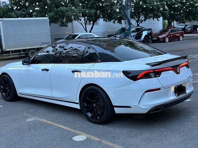 VinFast Lux A2.0 2019 2.0 AT - 111000 km