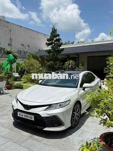 Toyota Camry 2022 2.5 Q - Odo 5.6 vạn 1 chủ từ đâu