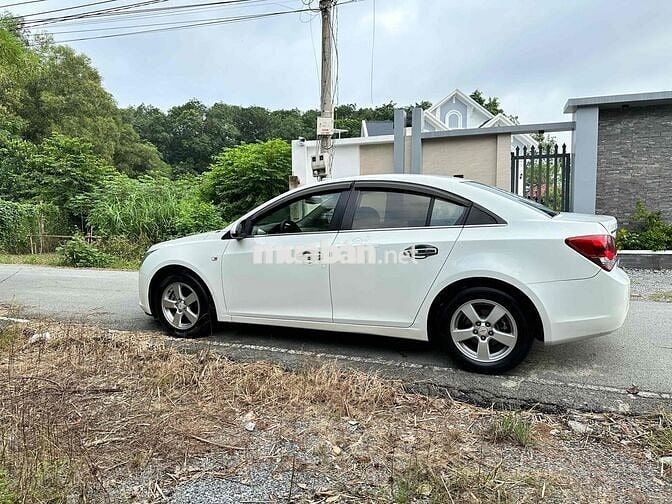 Cần bán Chevrolet Cruze 2013 LTZ 1.8 tự động 240tr