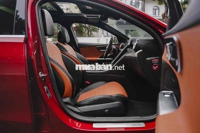 Mercedes Benz C Class 2022 C300 AMG - Bank 90%