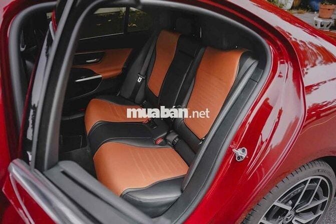 Mercedes Benz C Class 2022 C300 AMG - Bank 90%