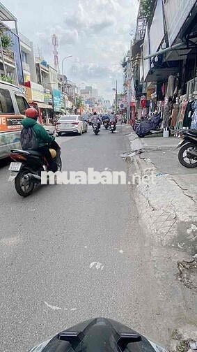 Nhà mặt Tiền lạc long quân (30m2 ) cần bán gấp