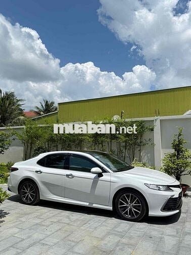 Toyota Camry 2022 2.5 Q - Odo 5.6 vạn 1 chủ từ đâu