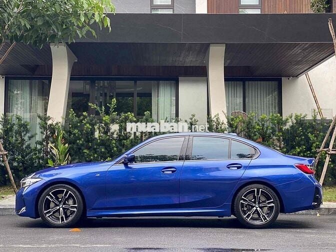 BMW 3 Series 2023 330i M Sport - 4500 km