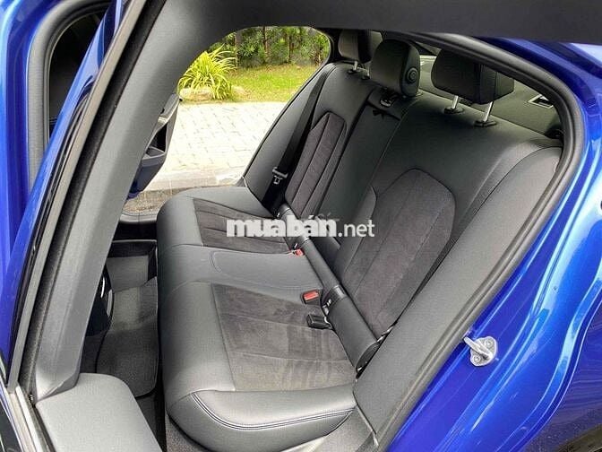 BMW 3 Series 2023 330i M Sport - 4500 km