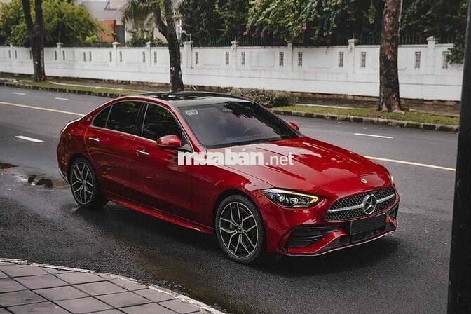 Mercedes Benz C Class 2022 C300 AMG - Bank 90%