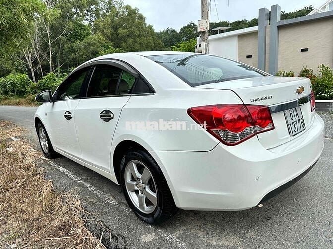 Cần bán Chevrolet Cruze 2013 LTZ 1.8 tự động 240tr