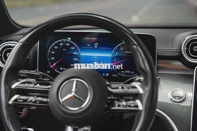 Mercedes Benz C Class 2022 C300 AMG - Bank 90%