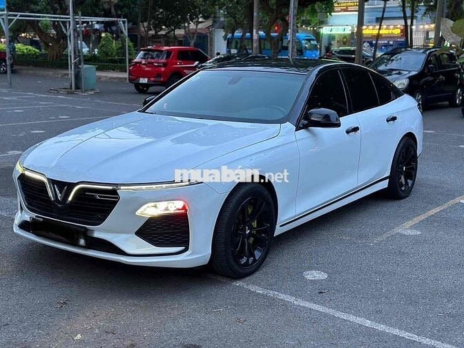 VinFast Lux A2.0 2019 2.0 AT - 111000 km