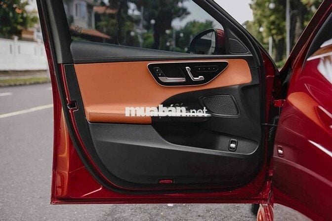 Mercedes Benz C Class 2022 C300 AMG - Bank 90%