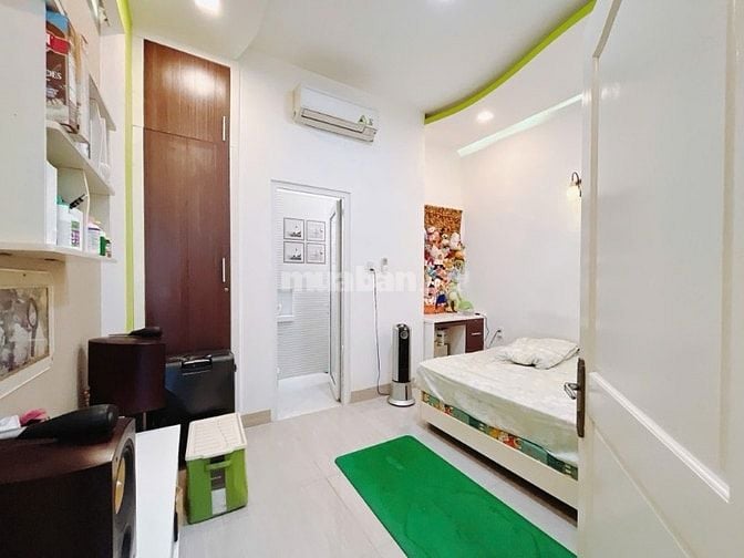 Nhà liền kề thị trấn nhà bè đường trước nhà 10M